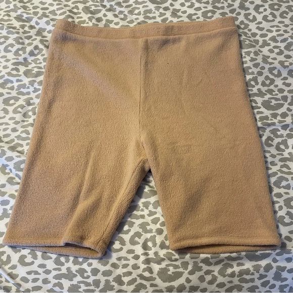 Kittenish Fuzzy Set - Picture 2 of 4